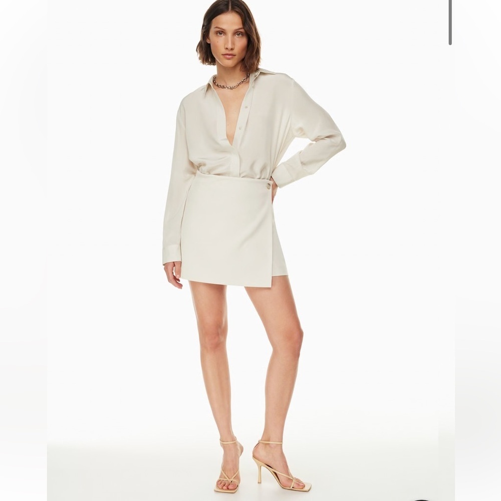 aritiza babaton wrap mini skirt - Picture 3 of 12